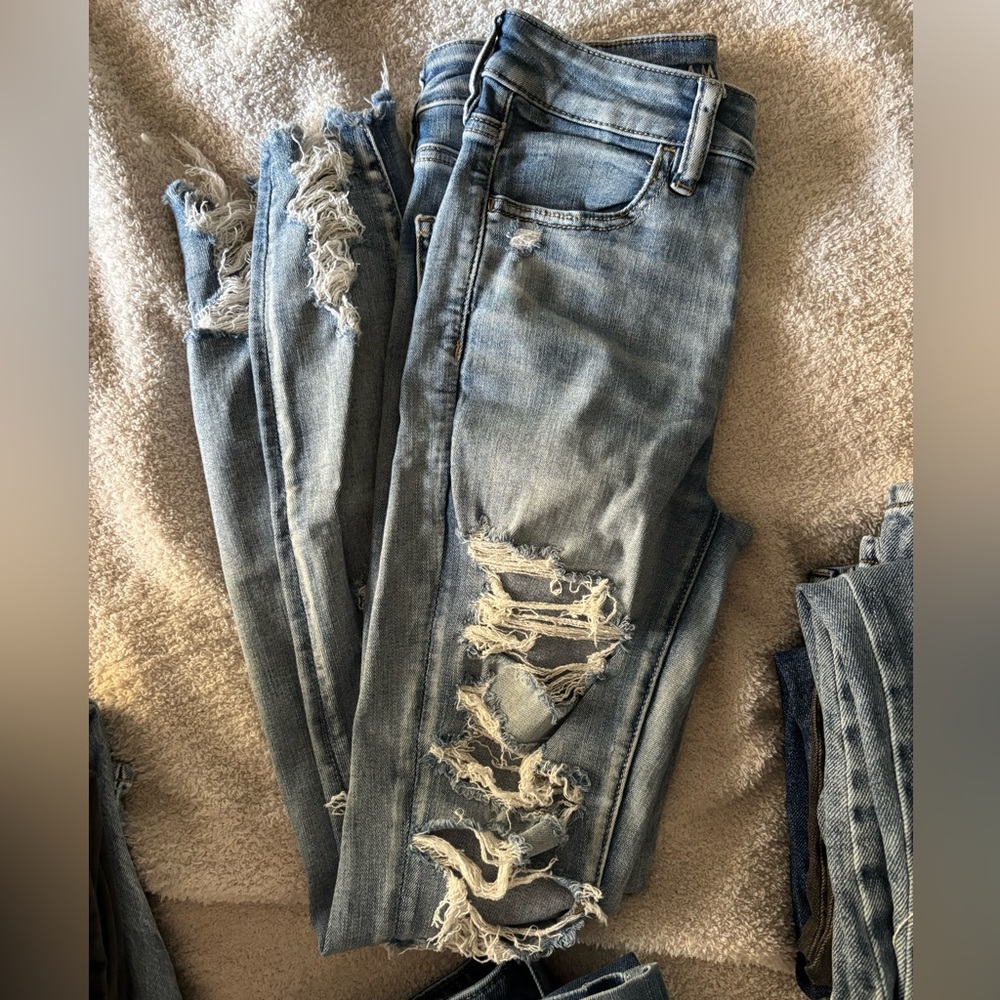 American Eagle high rise distressed jegging